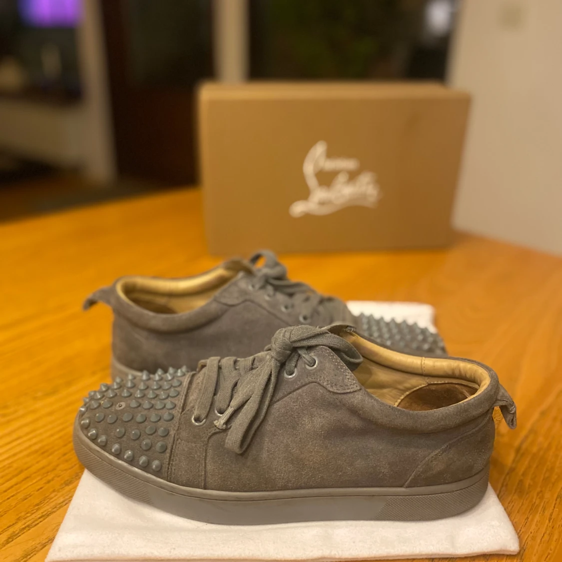 Christian Louboutin i bra skick  - 90