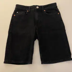 Svarta jeansshorts från HM! Kan mötas upp eller frakta! ❤️