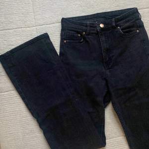 Svarta Bootcut jeans från hm💕