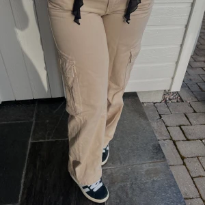 Jeans - Super snygga jeans från Gina Tricot i storlek 38🩷