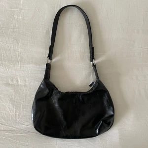 Vintage läder väska axelremsväska baguettebag  - Snygg! DM för bilder på mått 💋
