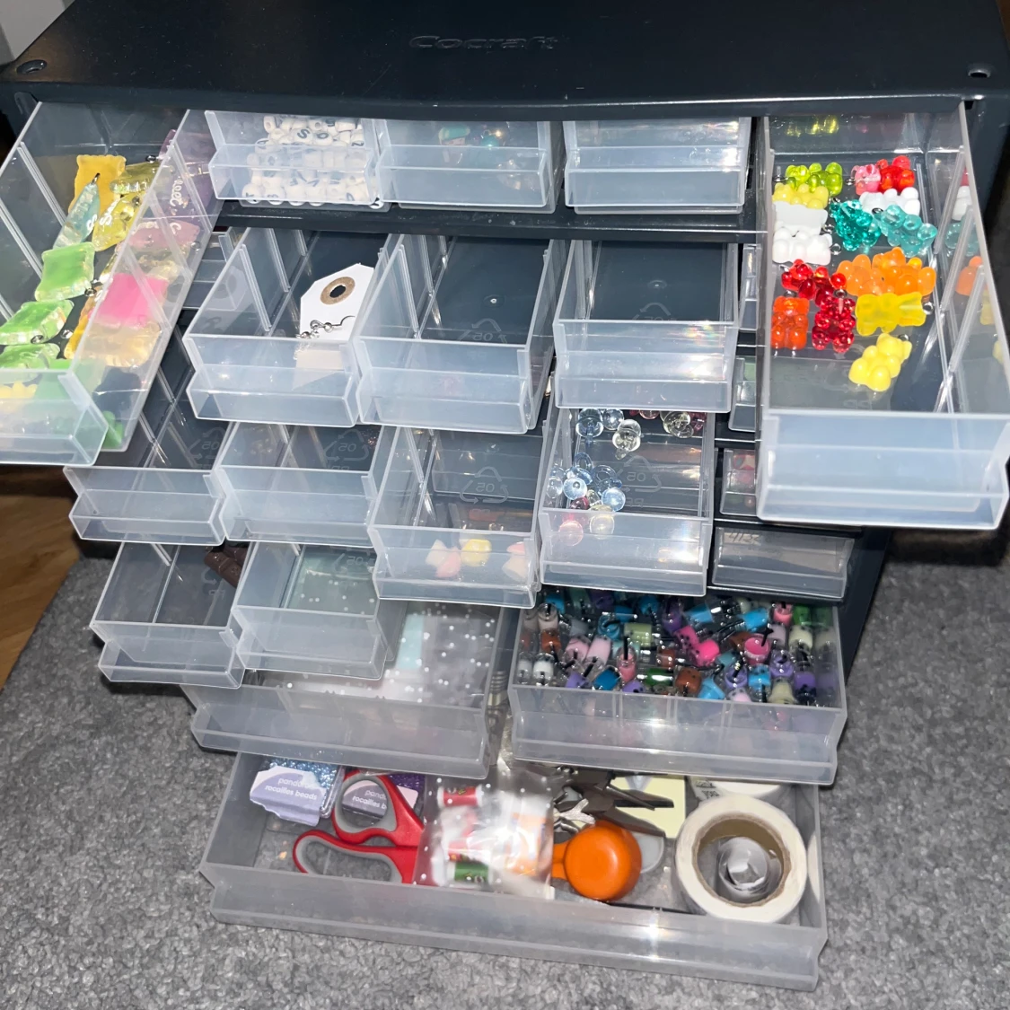 Förvaringslåda & på köpet berlocker och material🫶🏼 - 91