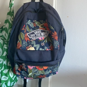 Vans of the Wall ryggsäck  - Köpt några år sen på en flygplats, vet ej original pris