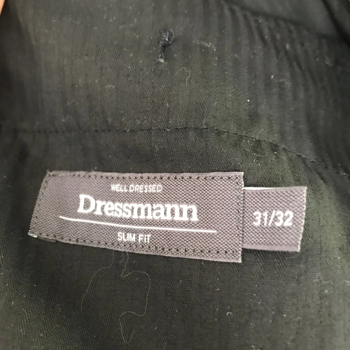 Mörkblå kostym med tillhörande byxor - 91