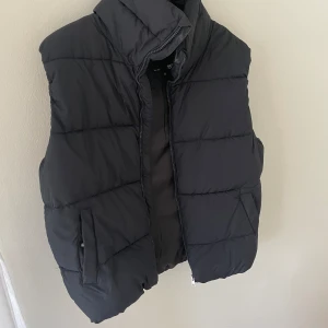 Dunväst - Dunväst från lager 157, använt skick. Storlek L 