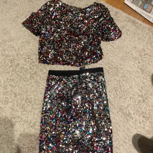 Glittrig topp med matchande kjol - Perfekt till festen 🤍💘
