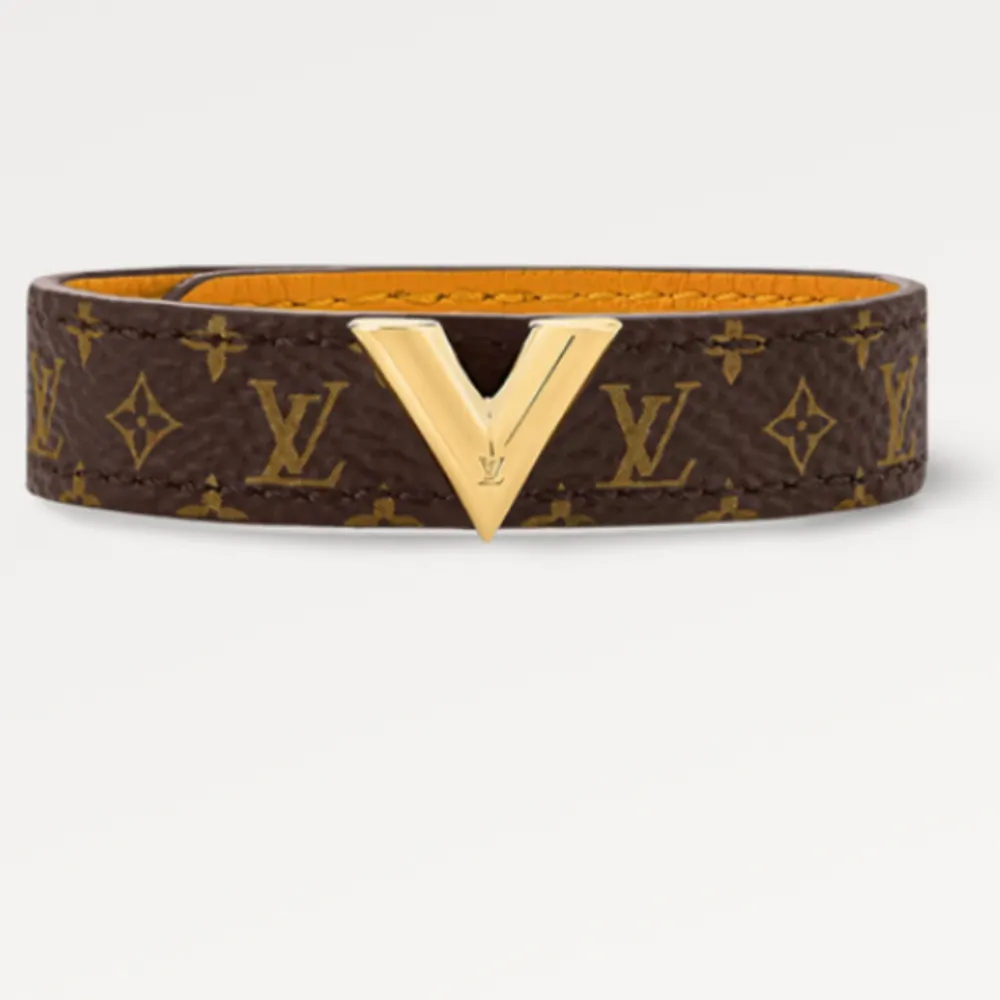 Säljer mitt Louis Vuitton armband i modell Essential V bracelet. Nypris 3000kr box och kvitto medföljer.. Accessoarer.