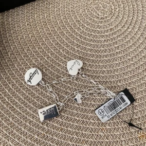 Armband  - Silver armband, aldrig använt. Fått i present. Prisgrupp 11. 299kr