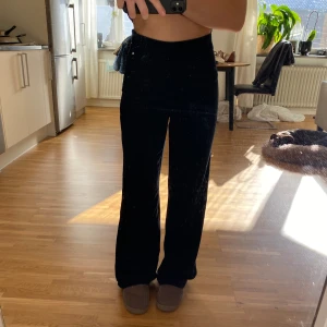 Kostymbyxor  - Kostymbyxor från Bik Bok. Väl använda. Storlek 34