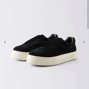 Eytys  - Säljer mina jätte fina eytys skor då dem inte kommer till användning mer. Dem är väldigt bra skick och har bara använt ungefär 5-6 månader. Köpta för 1900kr.  Skriv gärna för fler bilder och funderingar, pris går att diskuteras. 