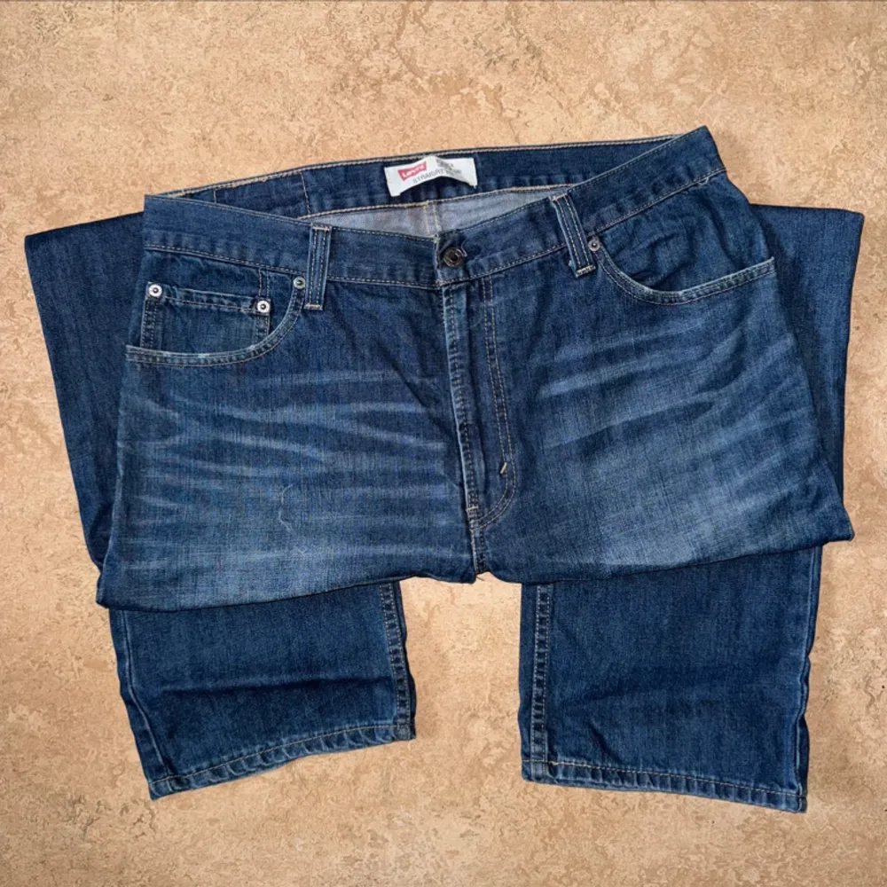 Fina Levis 505 straight leg jeans Storlek: 36x32. Jeans & Byxor.