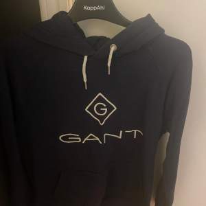 Gant hoodie i storlek M  Säljes för används inte längre   