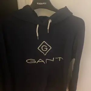 Gant hoodie i storlek M  Säljes för används inte längre   