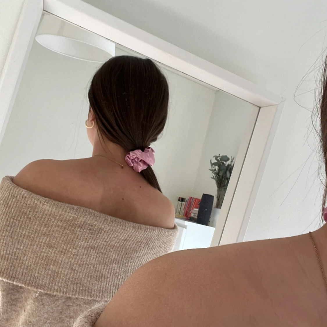 Off shoulder stickad tröja - 90