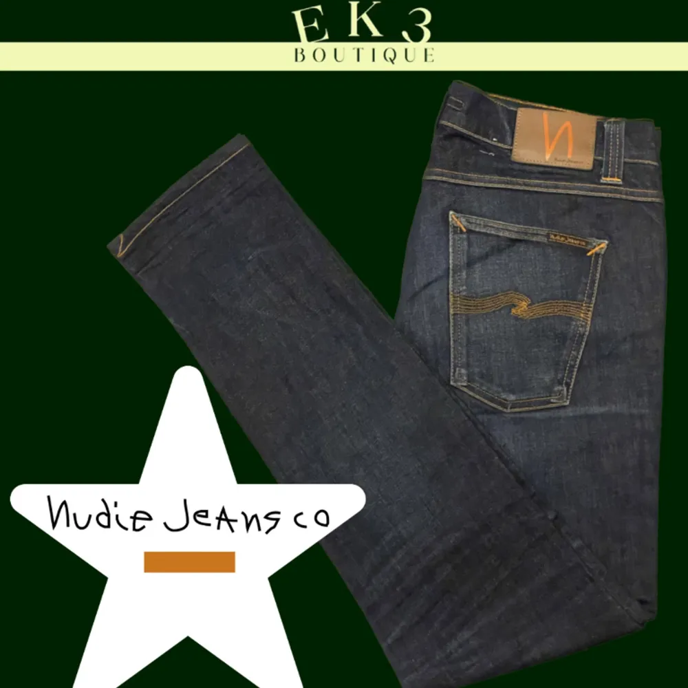 Riktigt fina slim/skinny fit nudie jeans i modellen lean dean. Storlek W33 L32 Fråga gärna om mått och fler bilder😁 En lagning mellan bena annars perfekt skick  Producerade i Italien. Jeans & Byxor.