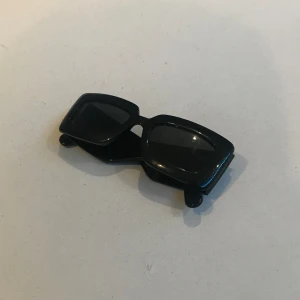 ÄKTA GUCCI GLASÖGON - Har kvitto, dom är äkta!  Pris kan diskuteras! Dm för fler bilder.