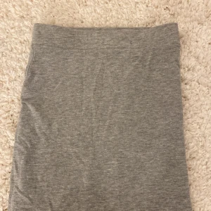  kjol - Kjol aldirg använd