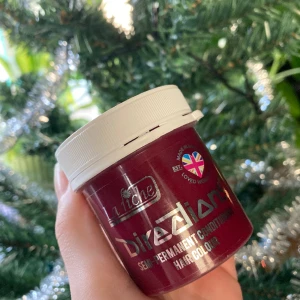 directions pillarbox red hårfärg - öppnad såklart, ångrade mig 🫶🏻