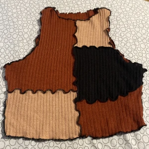 Brunt topp - ny topp med väldigt snygg söm, perfekt för sommaren