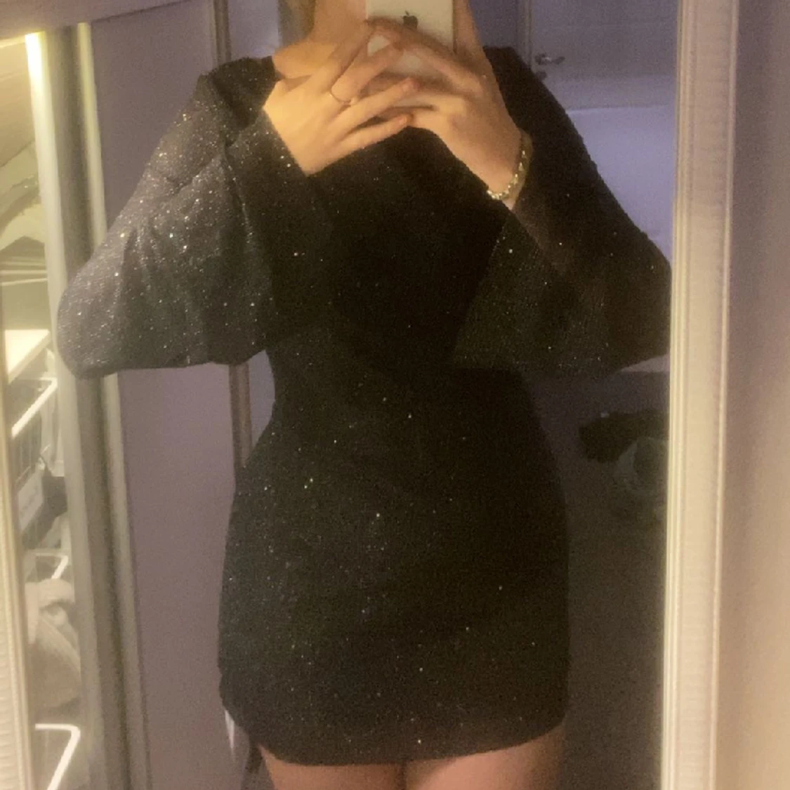 Glittrig klänning - 90