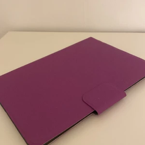 Ipad fodral - Säljer detta ipad fodral då det inte kommer till användning 💕funkar till huaweis,samsung och ipad.