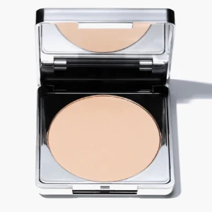 Puder - Ett helt oanvänt puder (förpackning kvar) från Caia i färgen translucent. Fick i min julkalender men då jag redan har ett kommer jag inte behöva detta. Pudret är slutsålt på deras hemsida.  Nypris: 325 kr