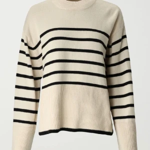 Stickad tröja💞 - Superfin stickad tröja från Gina tricot💞bra skick, ej nopprig🥰Nypris: 399kr