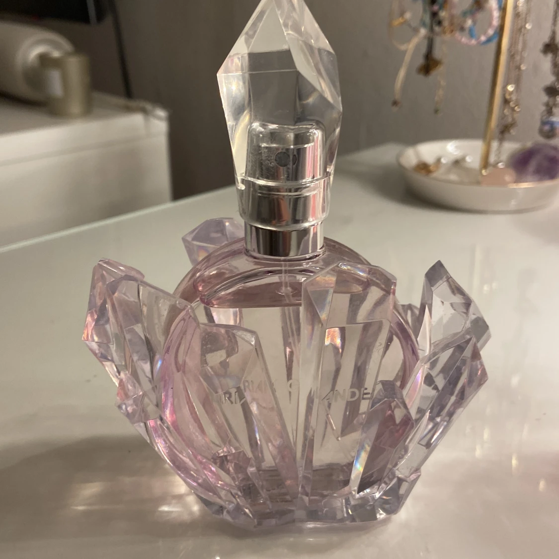 Arians grande perfym nude