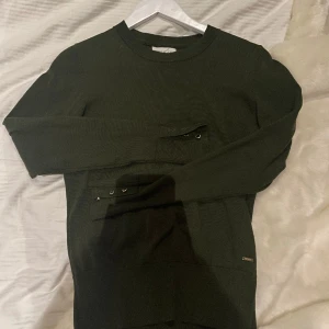 Stickad tröja  - Super söt stickad tröja från Lindex som inte kommer till användning 