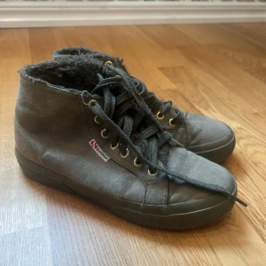 Skor Superga - Skor från superga säljes! Inte mycket använda, stl 37