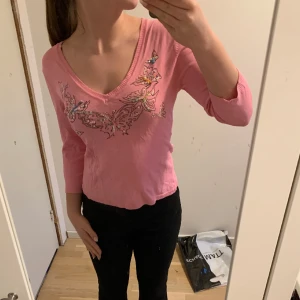 rosa tröja med tre kvars ärm!  - superfin tröja men måste sälja då jag behöver mer plats i garderoben! 