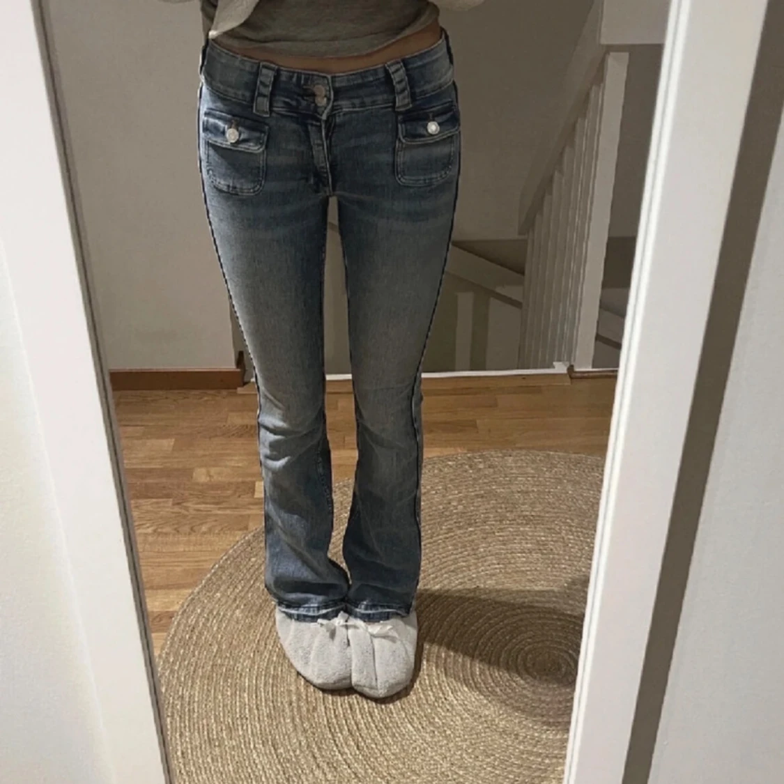 Lågmidjade jeans med detaljer🩵 - 90