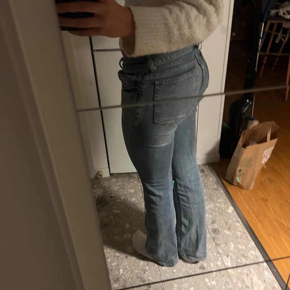 Superfina lågmidjade jeans, för referens är jag 170 cm. Kan gå ner i pris vid snabbt köp. Jeans & Byxor.