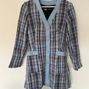 Klänning tweed - Jättefin tjockare kläckning från Zara 