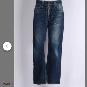 90s Levis 506 strl W31 L32 - Vintage Levi’s jeans från 90 talet! Midwaist & Unisex, bra skick  Storlek: W31 L32 köpta för ca 1000! lånad bild