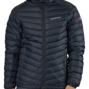 Peak Performance Jacka - Peak performance Jacka säljes. Köpt för 3000kr. Storlek: M Färg: svart Skick: Använd men inga synliga skador, ser ut som ny