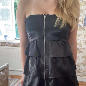 Cool klänning  - Aldrig använt!