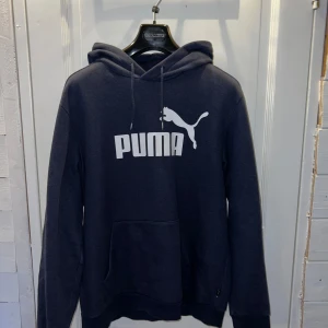 Puma hoodie - Puma hoodie i använt men bra skick. Har du frågor, skicka gärna.  
