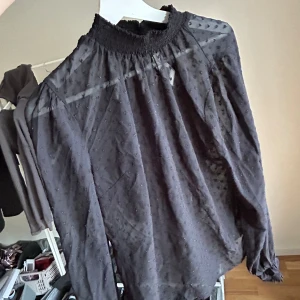 Topp - Mesh topp *genomskinlig 