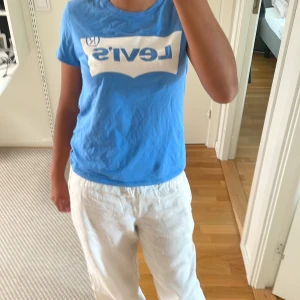 Levis tröja som är jätte fin - Bra skön tröja som är jätte bra till sommaren 