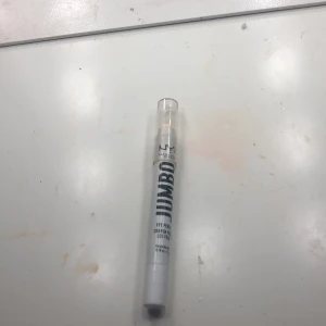  Highlighter stick  - Använt halva av den  skit bra  Köpte för 89 säljer för 50 I färgen milk 