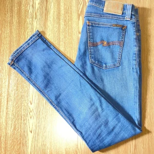 Nudie Jeans  - Hej, Säljer nu mina nudie tight long johns i storlek W31 L32 slim fit. Jätte fint skick, inga skador. Om du har några frågor är det bara att meddela. Mvh Jesper 