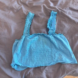 Vero Moda linne - Ett blått vero Moda linne, använt få gånger. Bra skick 