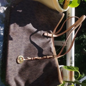 Michael Kors väska  - Bra skick 