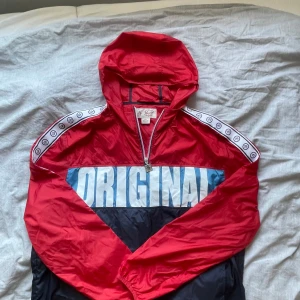 Original Penguin pull over jacka  - Aldrig använd  Nypris ca 1250-2200kr Skriv för mer info🤗