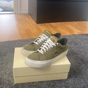 Converse star - Helt nya, använd 2 ggr. Bra pris. Fråga gärna!