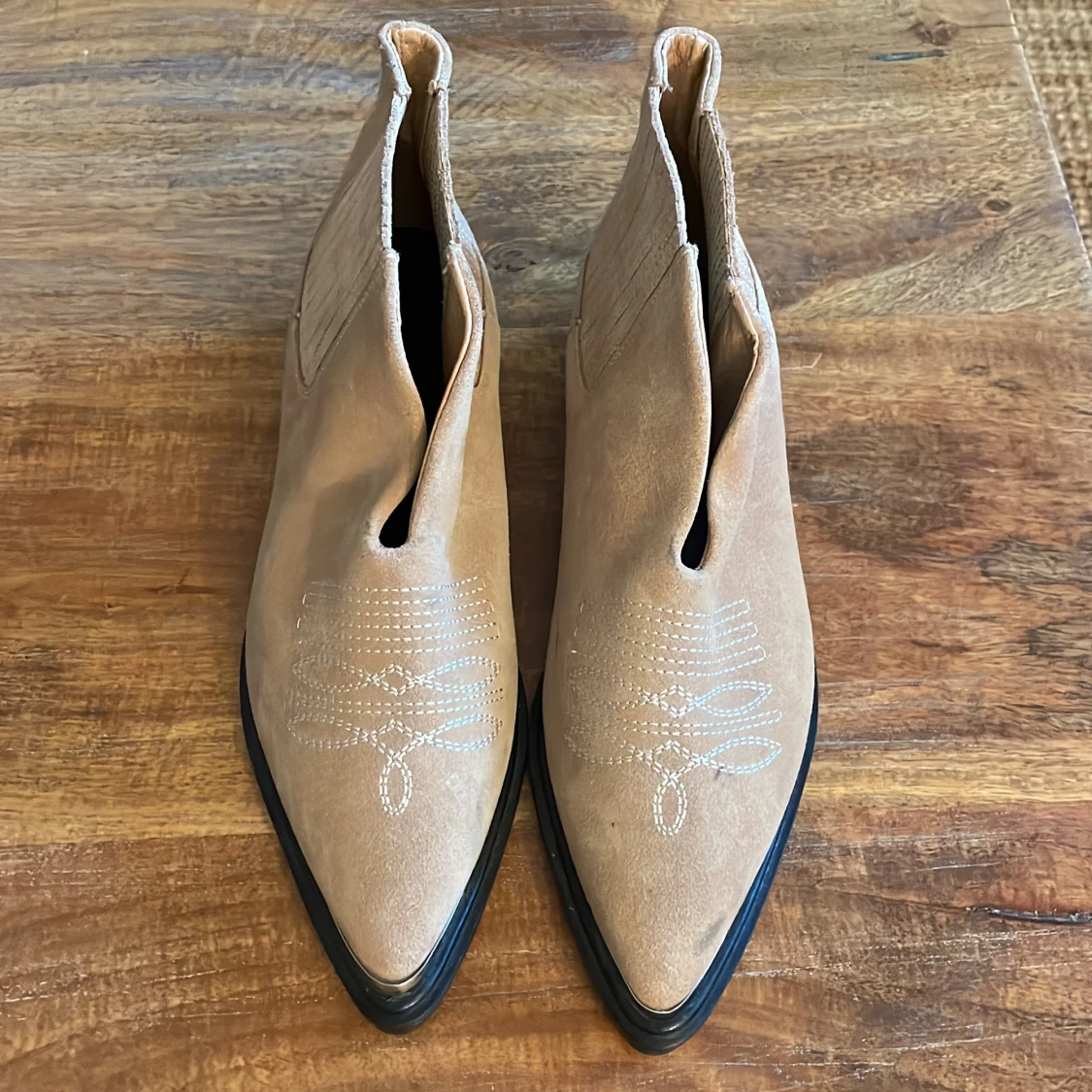 Beige boots från Bald