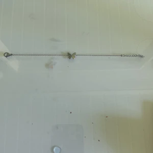 armband - säljer pga att de är för litet,nypris 250 kommer sälja för 200 för de är ganska nytt 