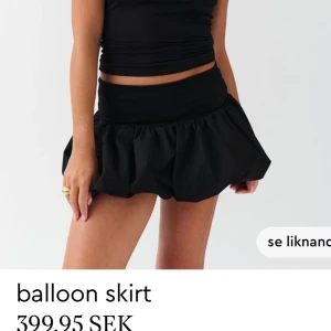 Minikjol - Säljer denna kjol från Gina! NY!!!  Den är använd en gång men den blev något för kort på mig så säljer vidare! Skriv för egna bilder 🍉🩷pris kan diskuteras vid snabb affär. 