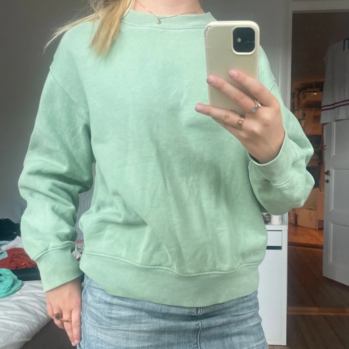 Sweatshirt